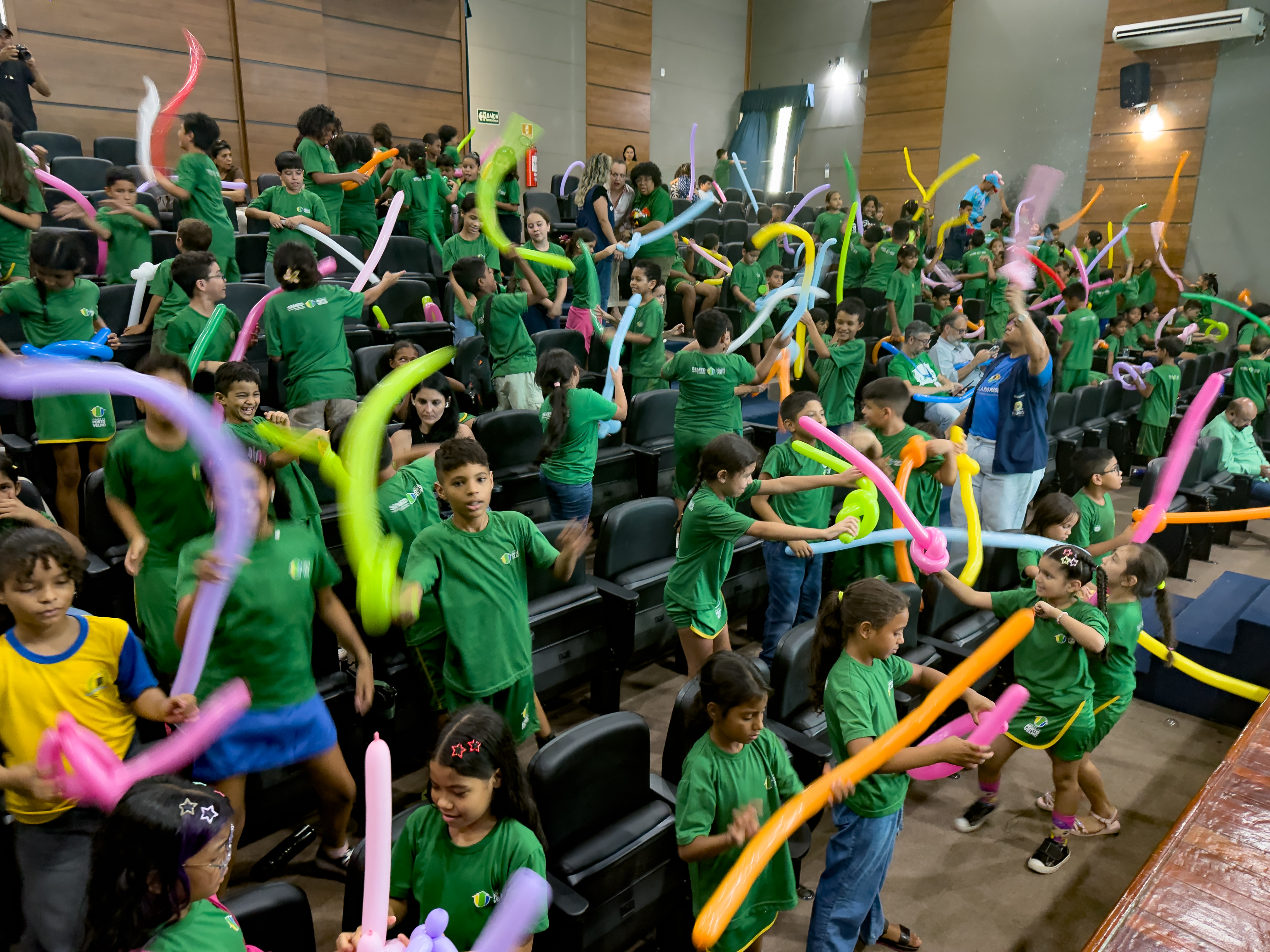 Gincana premiou os três alunos com maior pontuação em cada escola e reconheceu a turma com melhor desempenho coletivo