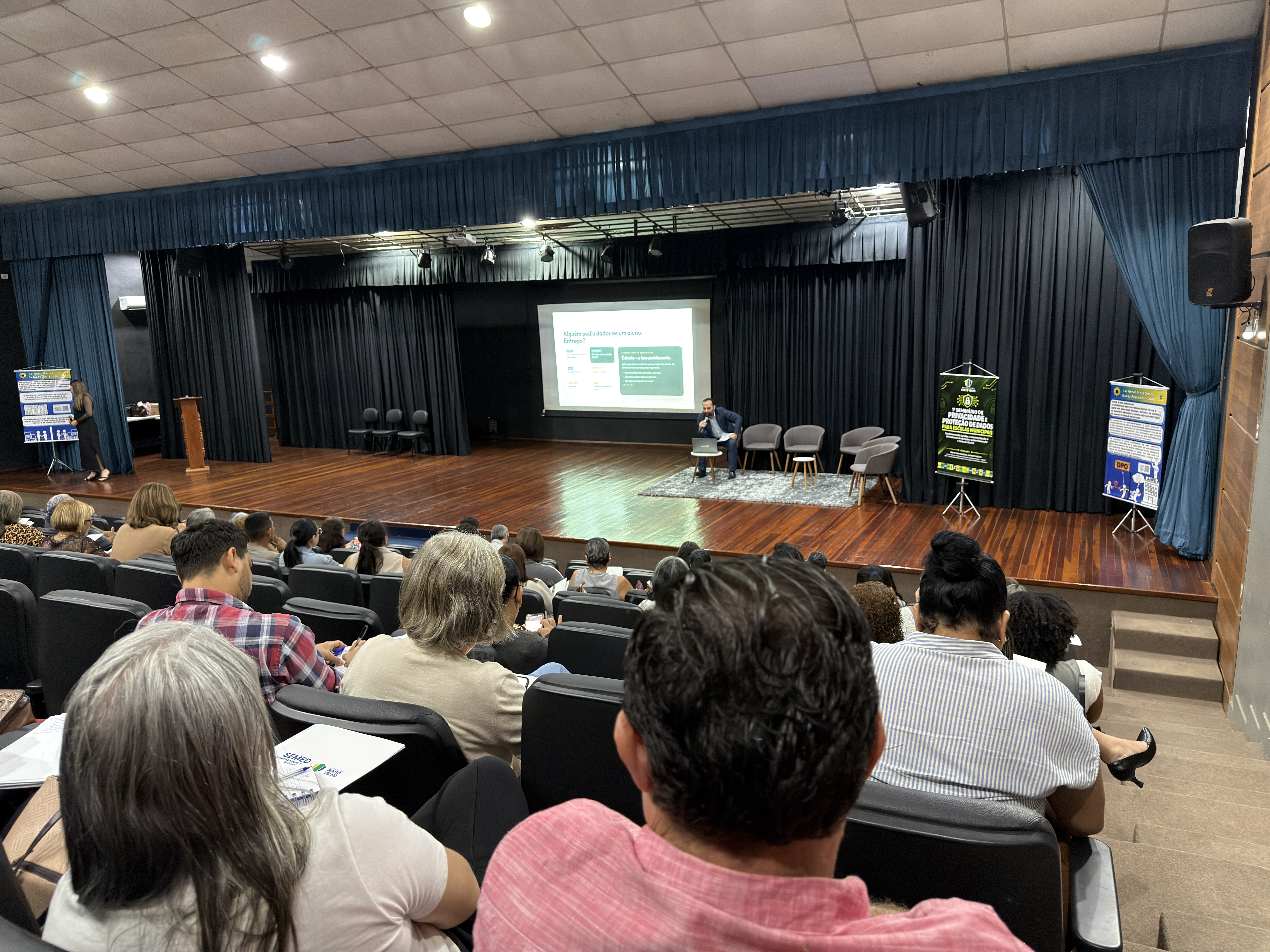 Seminário reforça cuidados com a privacidade e a segurança das informações nas escolas municipais 