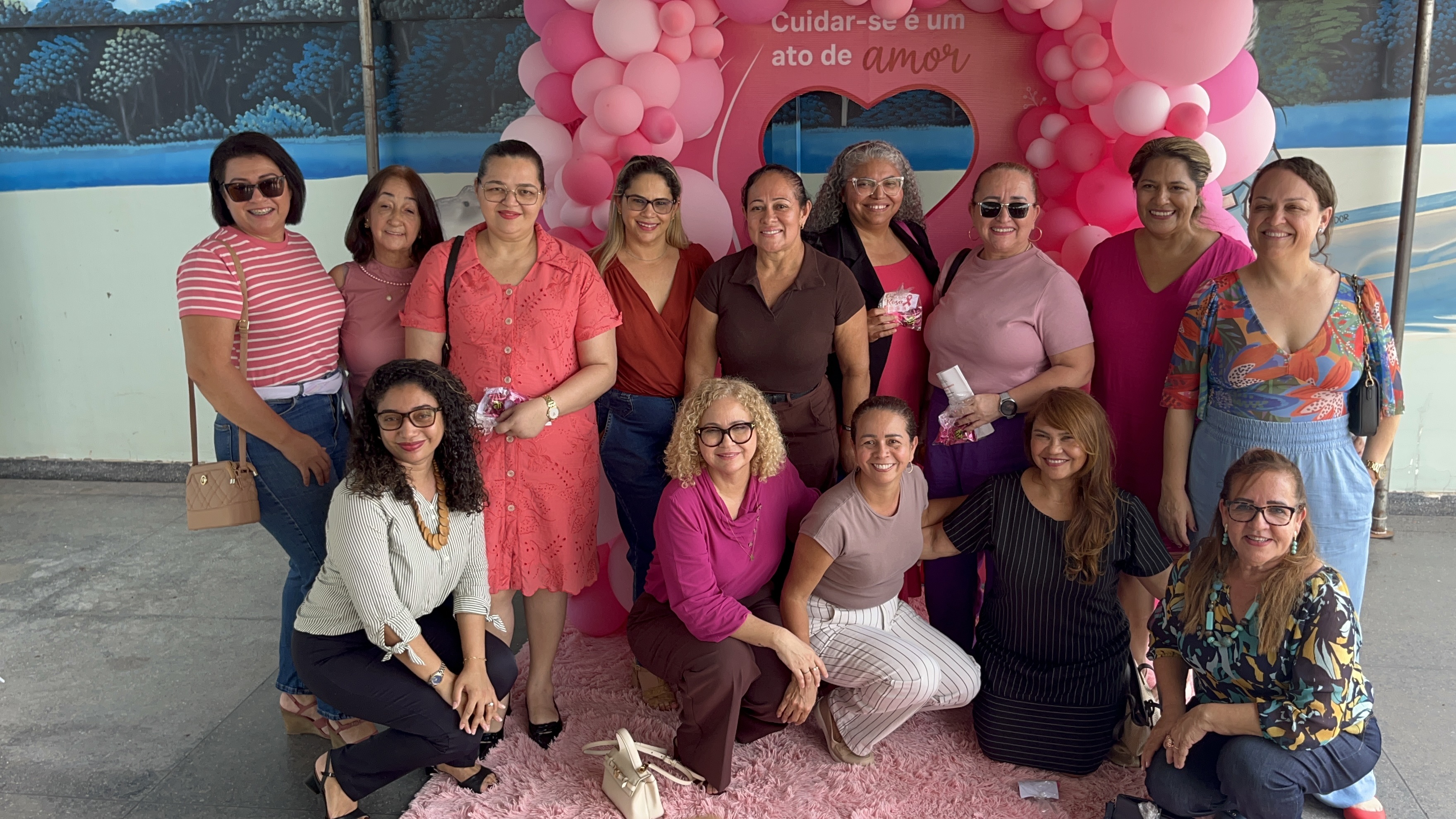 A programação ofereceu orientações sobre saúde feminina e serviços preventivos às participantes