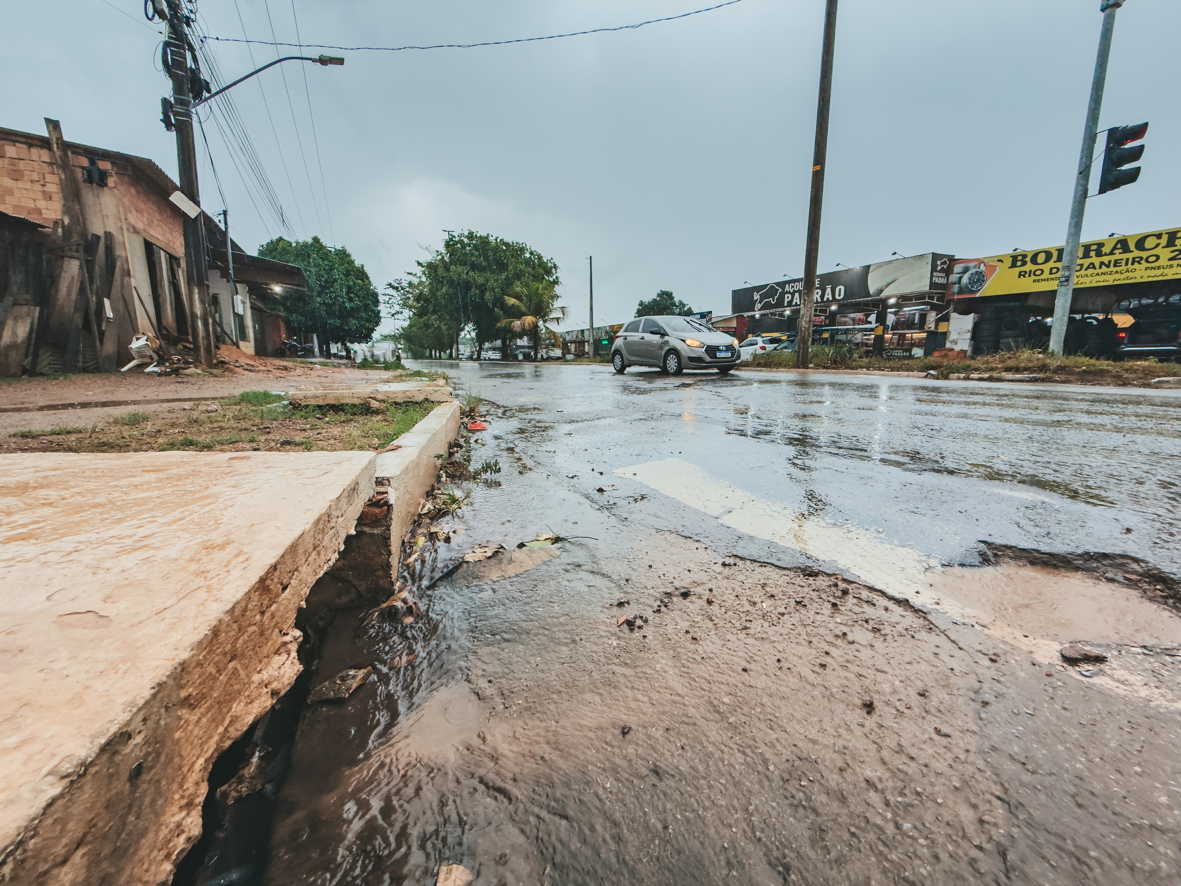 Prefeitura amplia a drenagem em áreas com alagamentos recorrentes