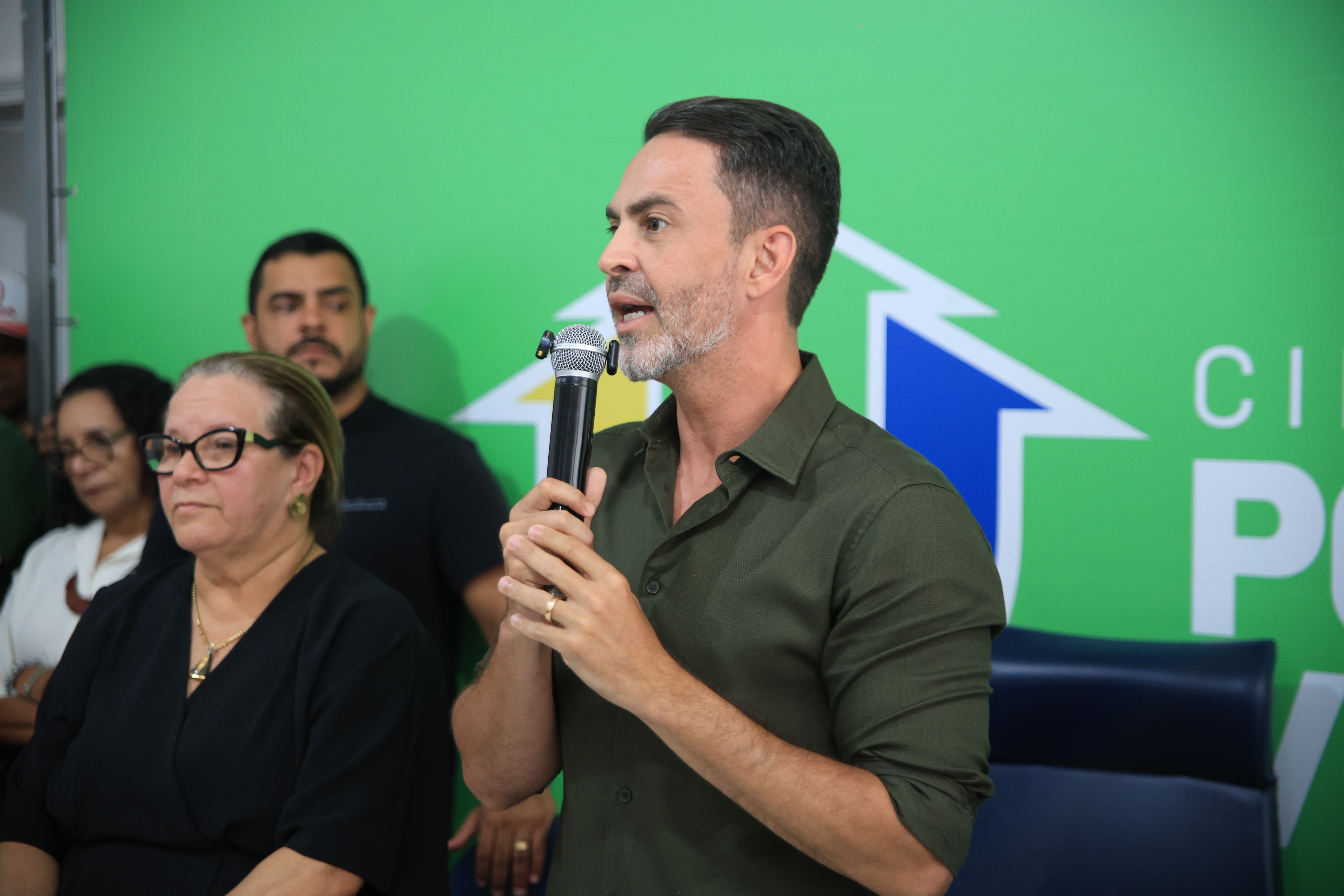 Léo Moraes afirma que a iniciativa valoriza os profissionais e incentiva melhorias nos serviços públicos