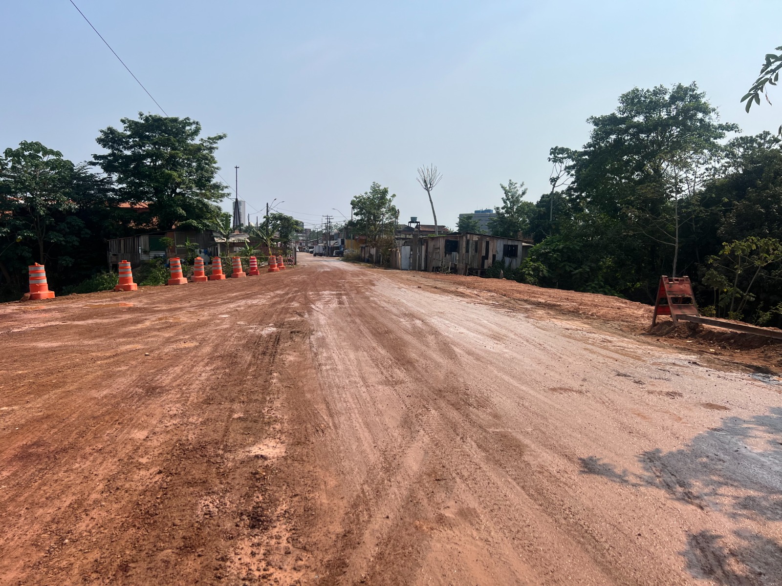 Recomposição da área permitirá reconstruir os trilhos da Estrada de Ferro, rompidos desde 2011