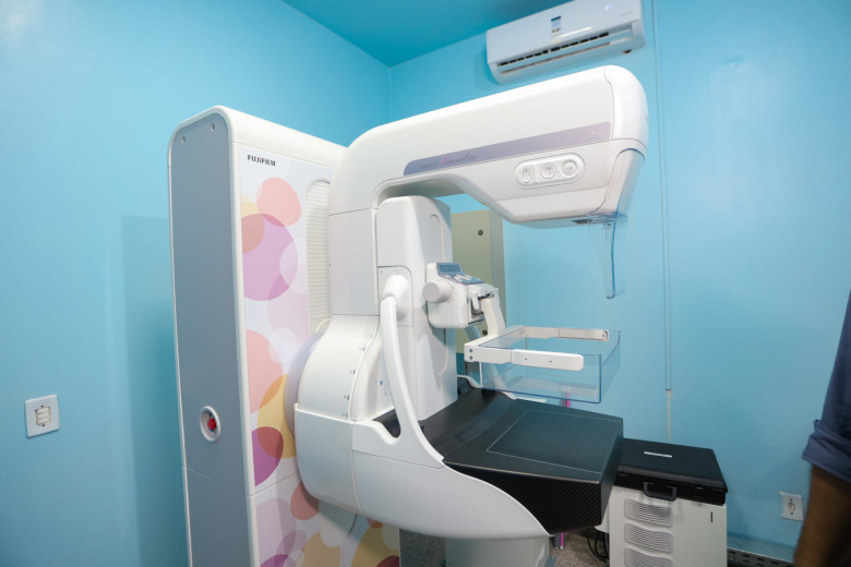 A mamografia é importante para o acompanhamento médico das mulheres
