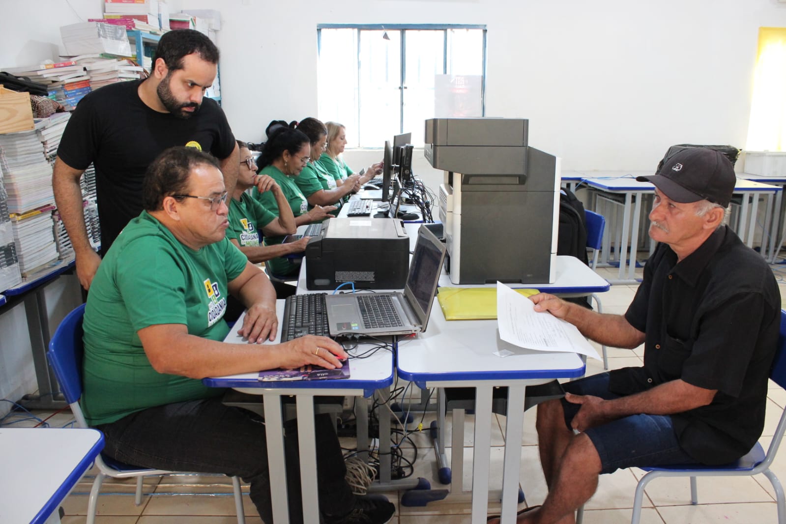 Semias realizou novos cadastros, atualizações familiares e orientações sobre documentação e regularização de registros