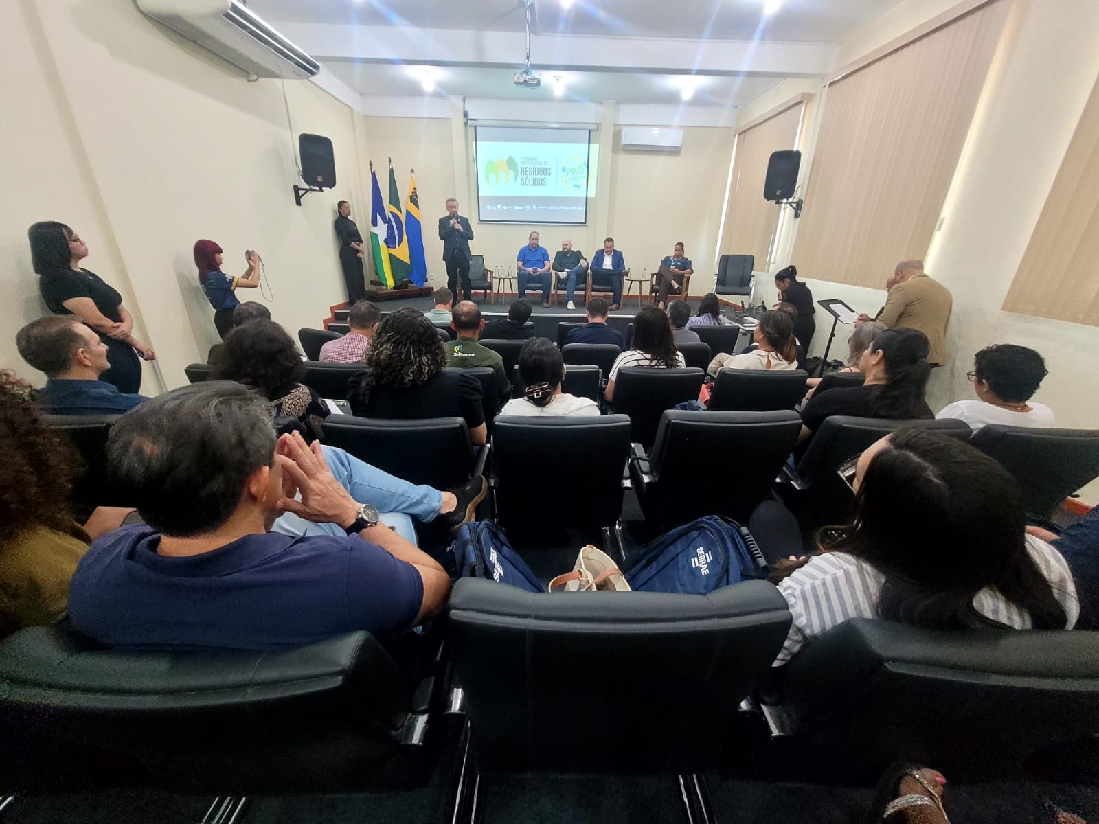 Os documentos estão disponíveis no portal oficial do programa, e as contribuições podem ser encaminhadas por formulário eletrônico