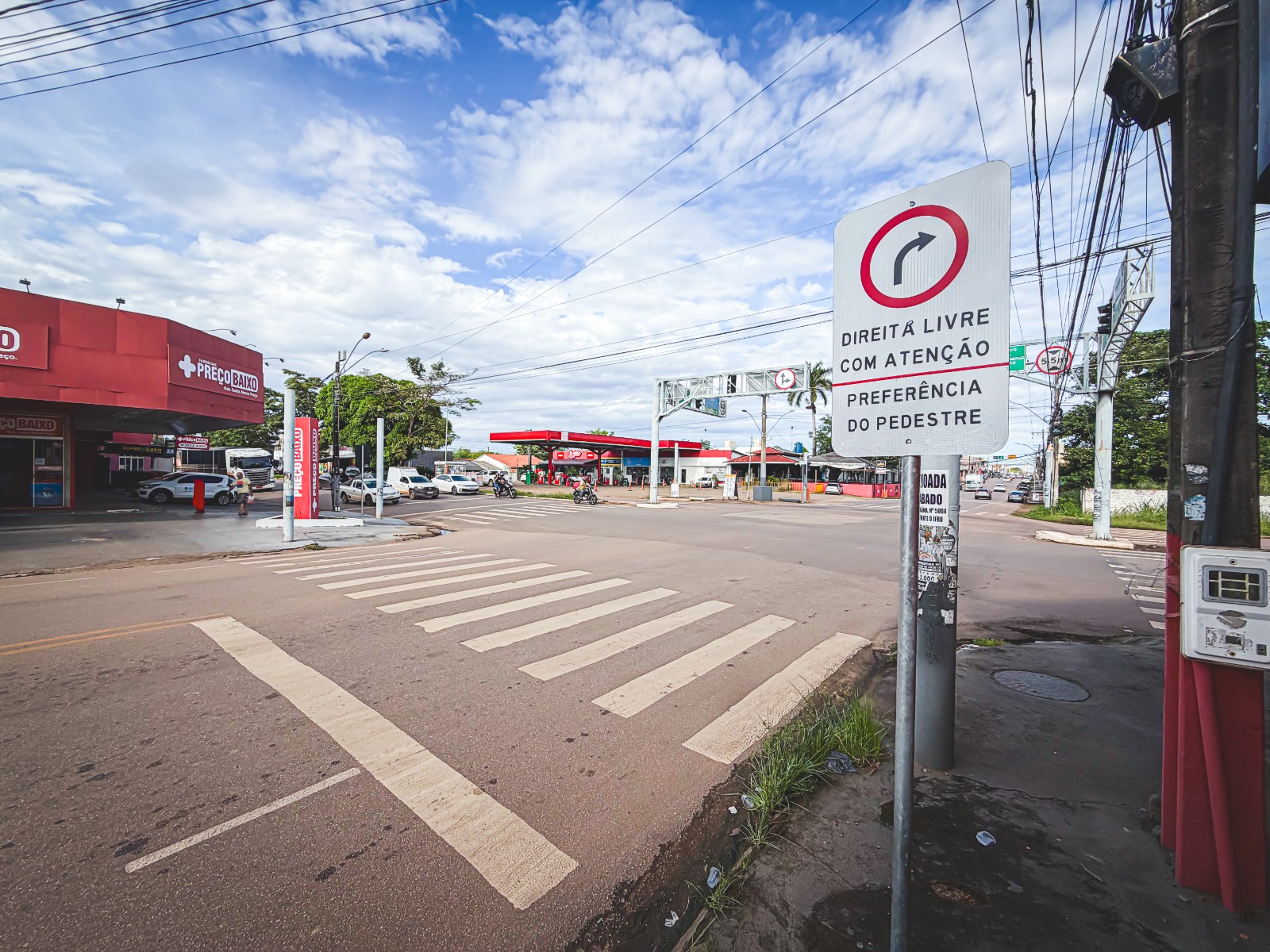 MOBILIDADE - Direita Livre ajuda a reduzir filas e melhora fluidez do trânsito