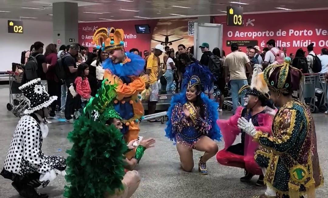 BERA FOLIA - Corte do Rei Momo leva alegria &agrave; rodovi&aacute;ria e ao aeroporto de Porto Velho