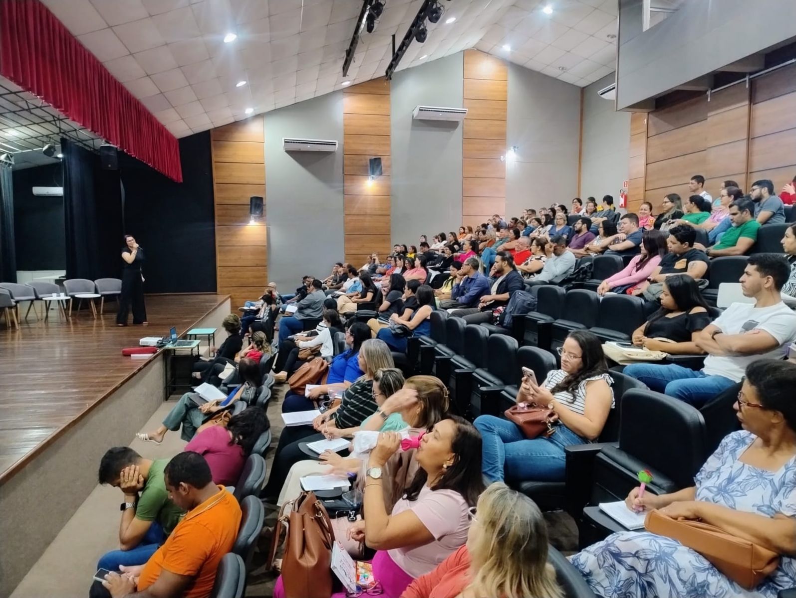 A capacitação ocorreu no Centro de Formação dos Profissionais da Educação 