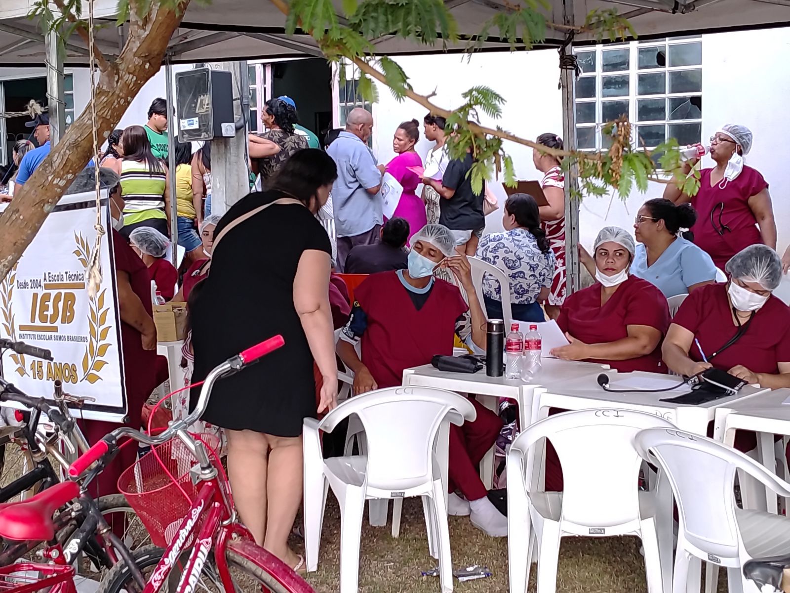 Foram oferecidos serviços como triagem, vacinação entre outros