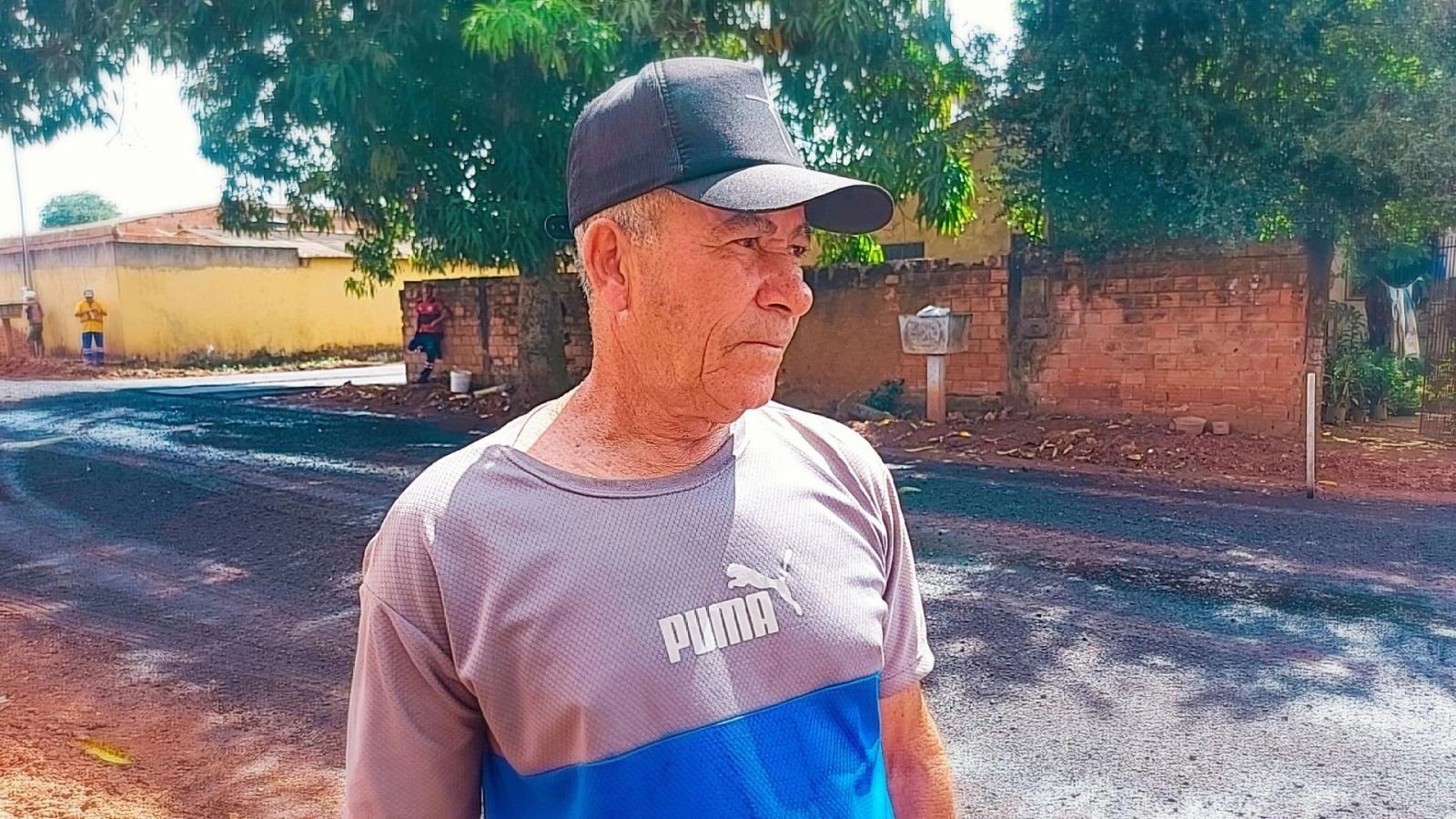 Quem celebrou a chegada do asfalto foi o morador Leonardo da Silva, que há 28 anos reside no bairro