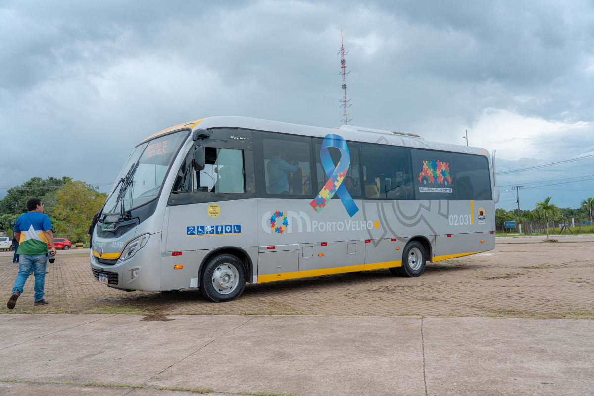 Ônibus multissensorial é o primeiro veículo adaptado para atender pessoas com TEA 