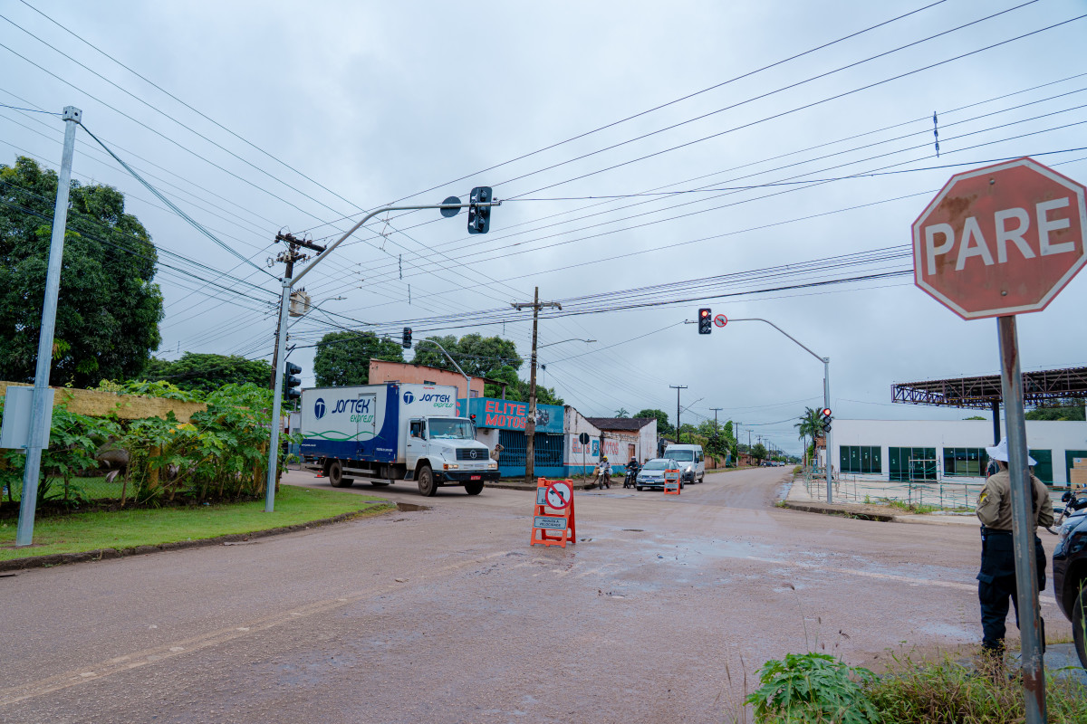 Prefeitura implantou novos semáforos com foco em salvar vidas e atendendo solicitação dos moradores