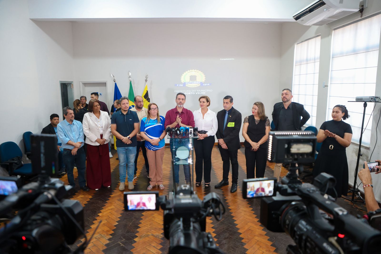 Léo Moraes, ao lado dos presidentes dos sindicatos, ressaltou a importância de valorizar&nbsp;a&nbsp;categoria