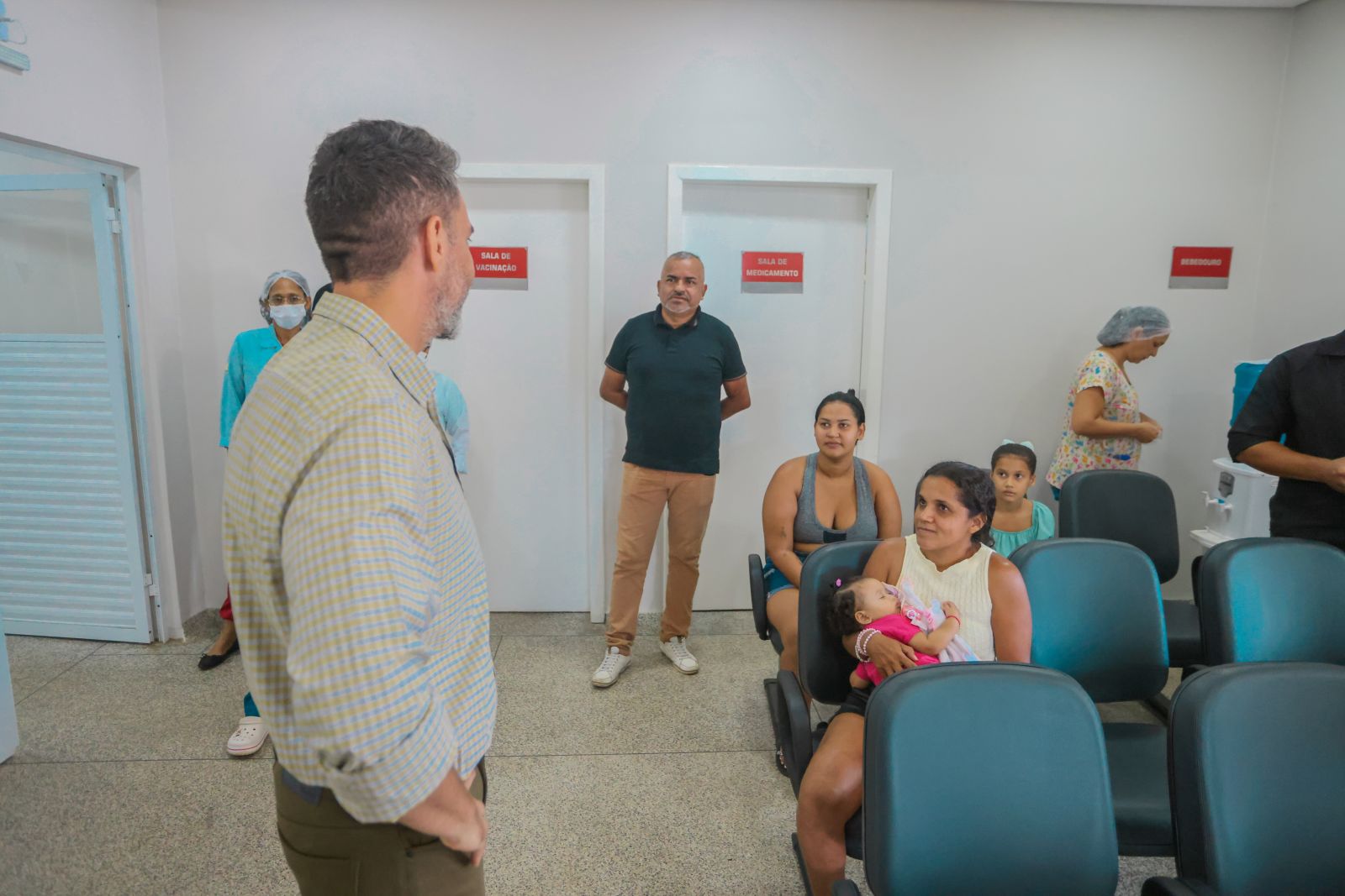 Prefeito visitou a unidade e ouviu as demandas dos pacientes