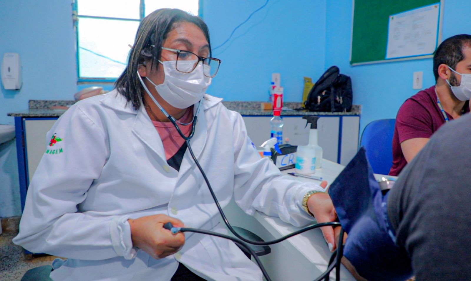 Após imunizados, profissionais da saúde foram essenciais no combate à pandemia