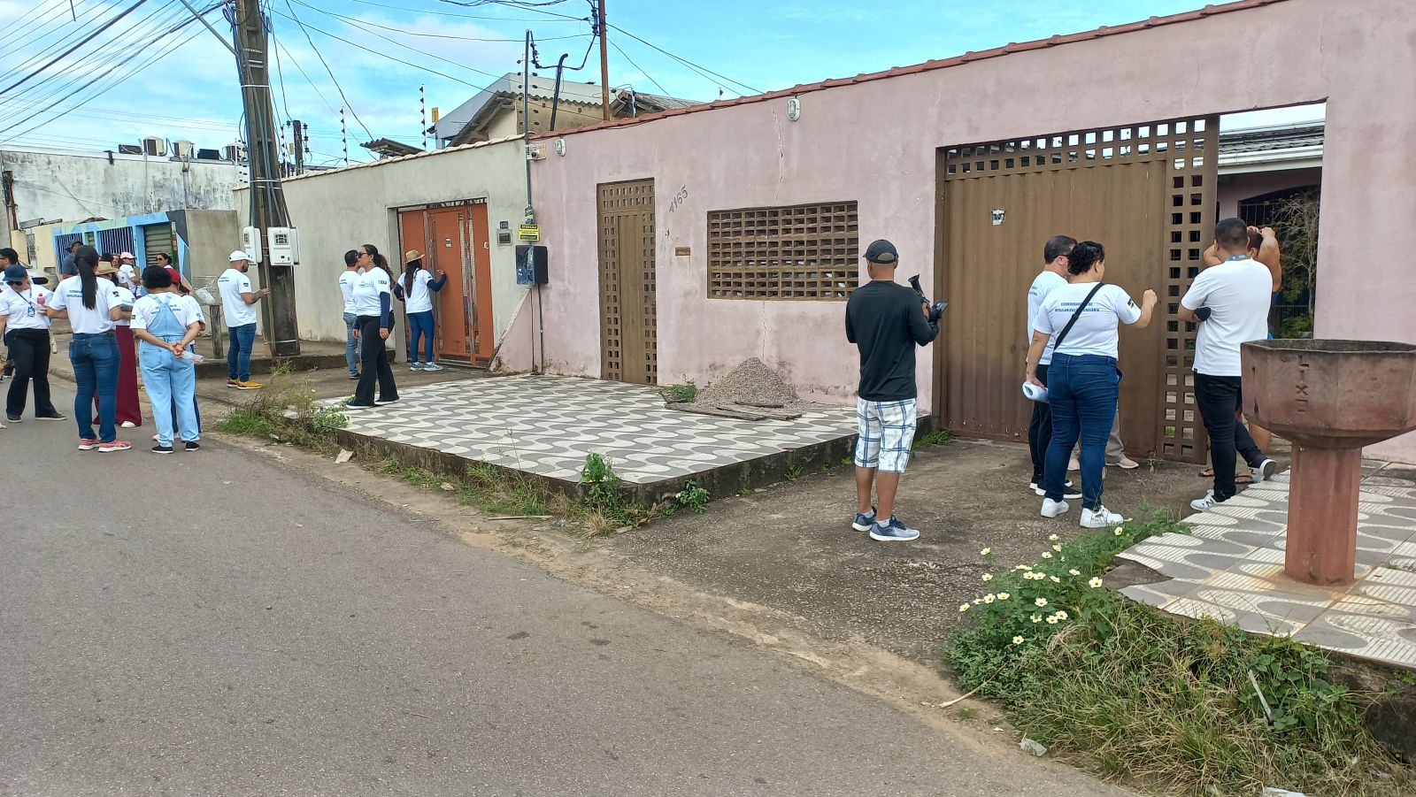 Moradores devem estar atentos e colaborar com as equipes, apresentando os documentos necessários