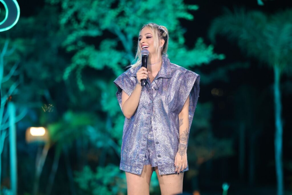 Na abertura, o público poderá conferir de pertinho a apresentação da cantora Ju Marques