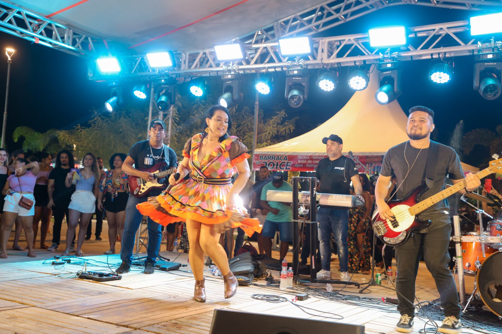 Entre os artistas locais, Patrícia Morais também se apresentou com muito forró