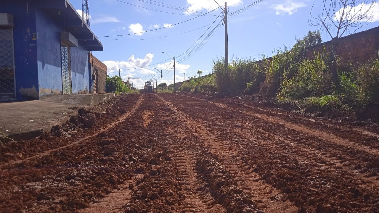 Ação visa melhorar a qualidade das vias e facilitar o tráfego no bairro