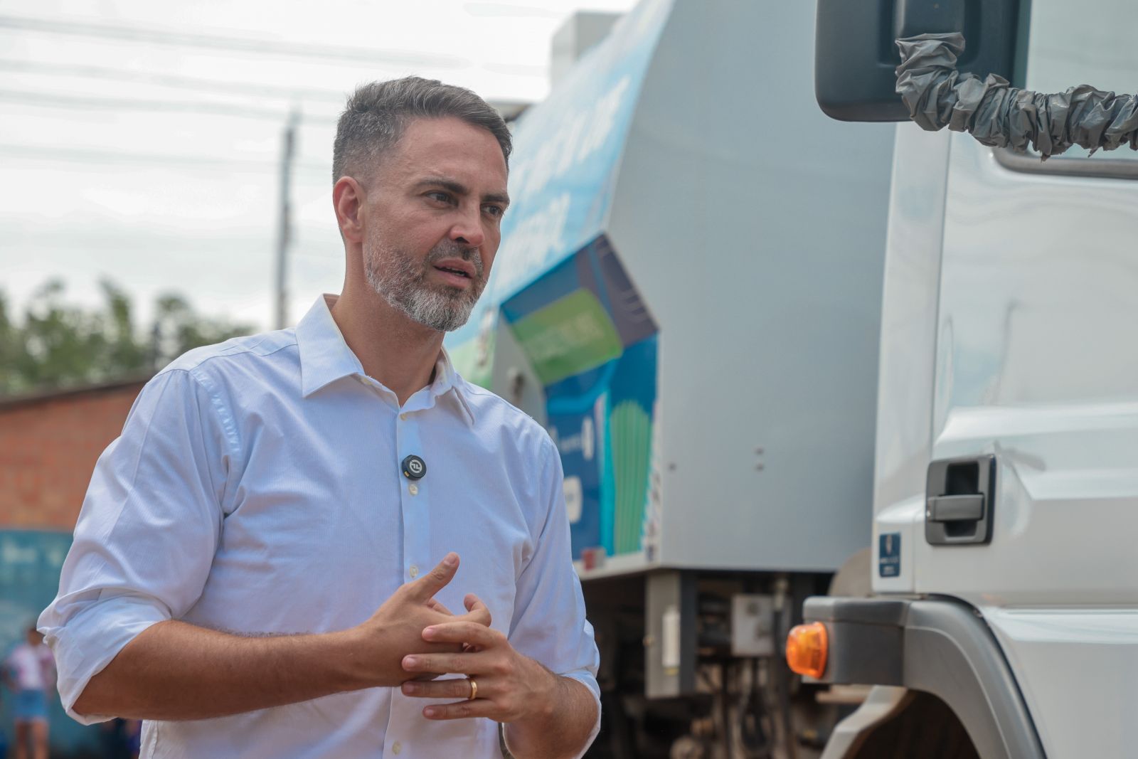 Esse é um trabalho que só se completa com a ajuda de cada morador, destacou o prefeito Léo Moraes