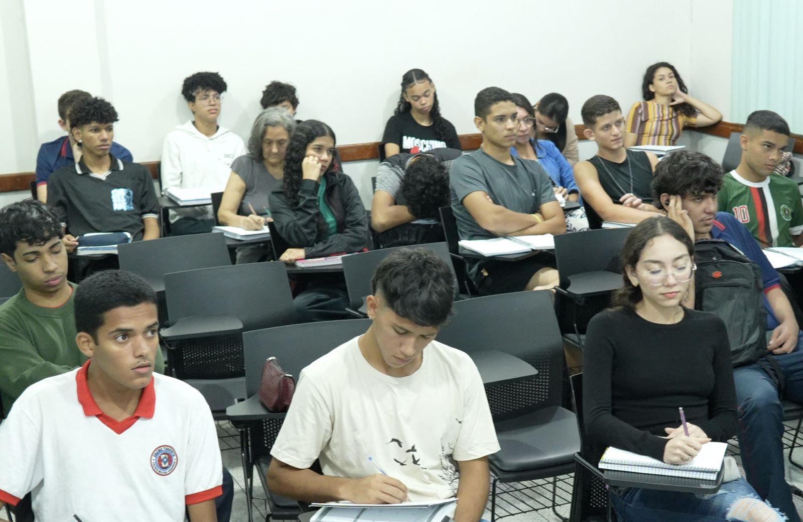 Projeto já ajudou mais de 3 mil estudantes