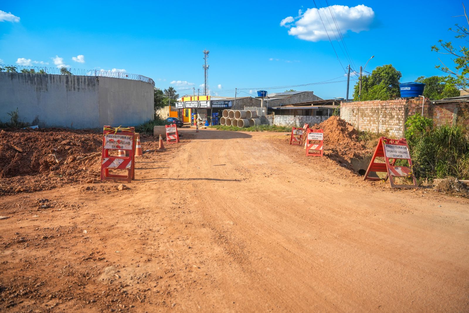 Entre as medidas aplicadas, está o aumento da capacidade de vazão da rede de drenagem em pontos estratégicos