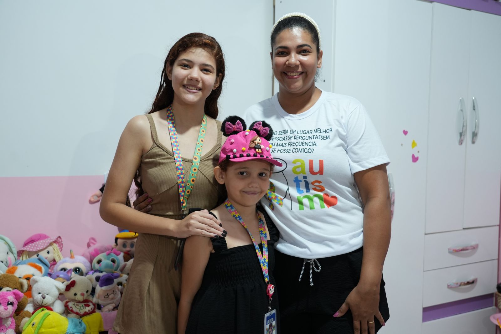 Para a mãe atípica, Jéssica, o ônibus foi um presente no auxílio com as filhas