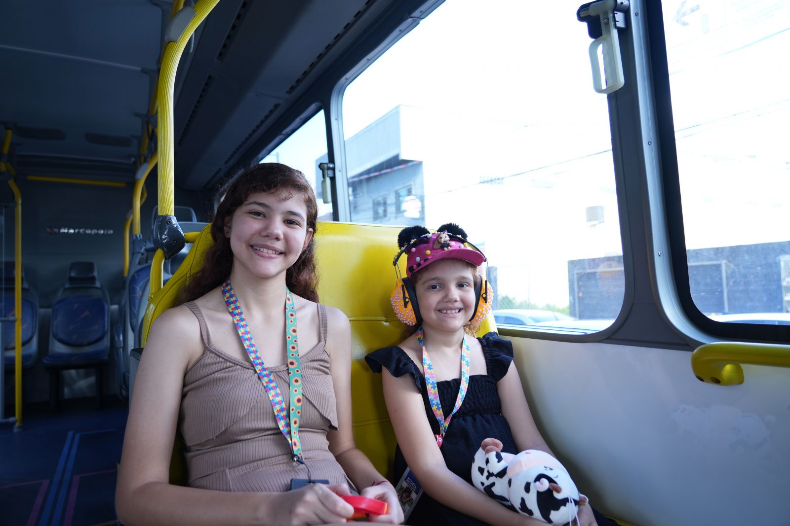 Julianna Carla e Jeovanna Cristina já estão sendo beneficiadas com o transporte