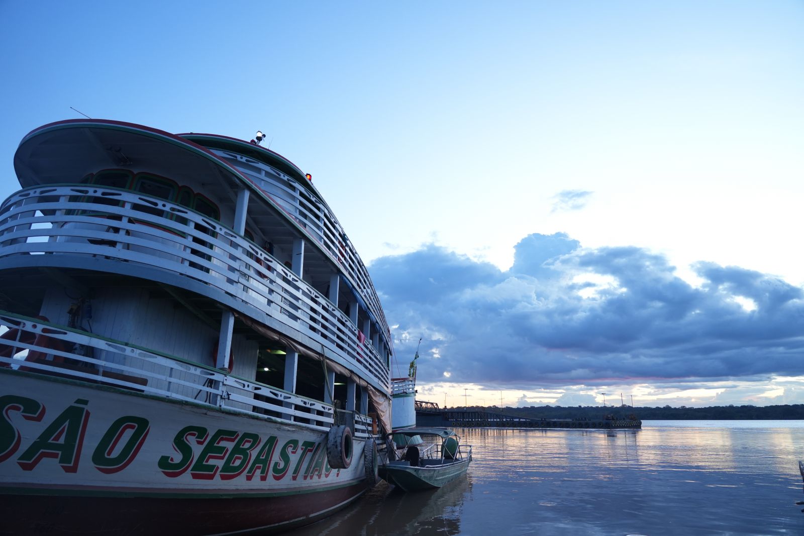Fonte de transporte de passageiros e integração das pessoas, o rio Madeira ainda contribui para alimentar o turismo