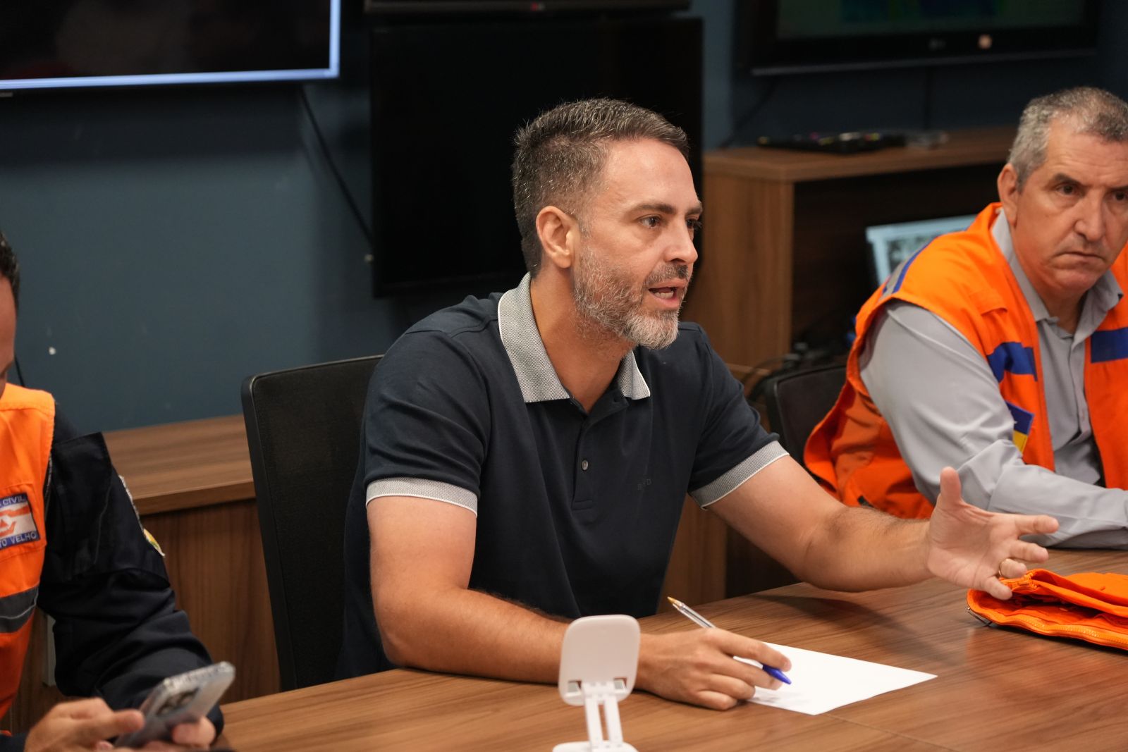 Prefeito destacou a importância da união de esforços para ajudar as comunidades mais afetadas