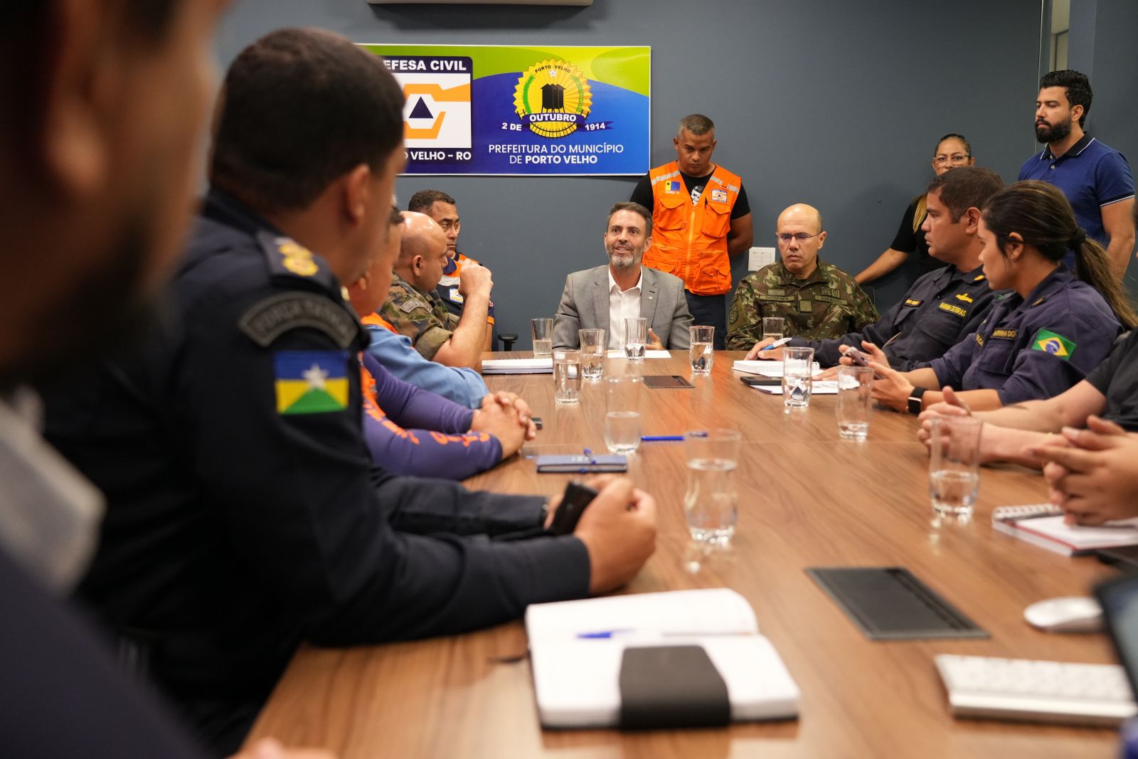 Diversas autoridades estiveram presentes na reunião