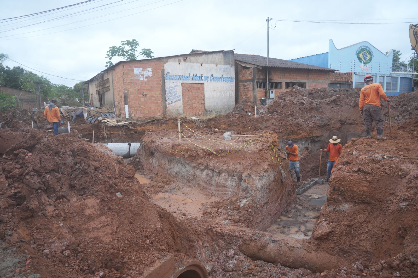 Serviços estão na fase de execução da rede de drenagem