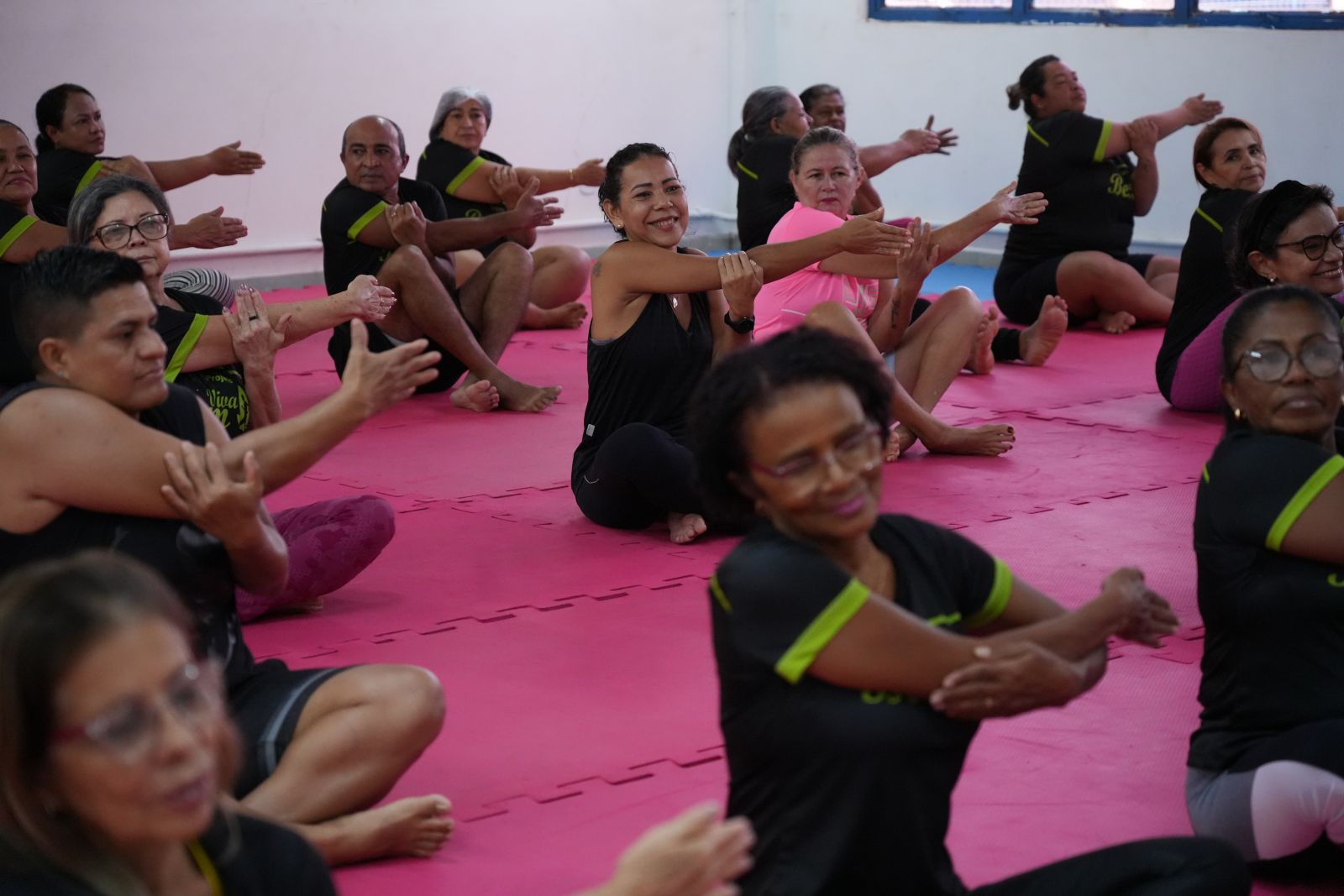 Aulas de pilates atendem 180 alunos em turmas matutinas