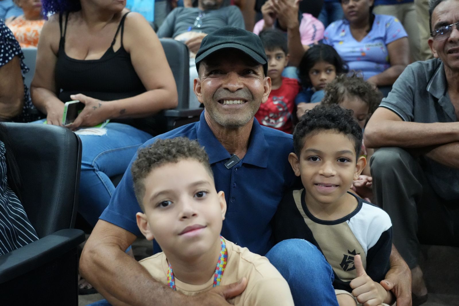 Pescador Dildo Menezes comemora a conquista do novo lar