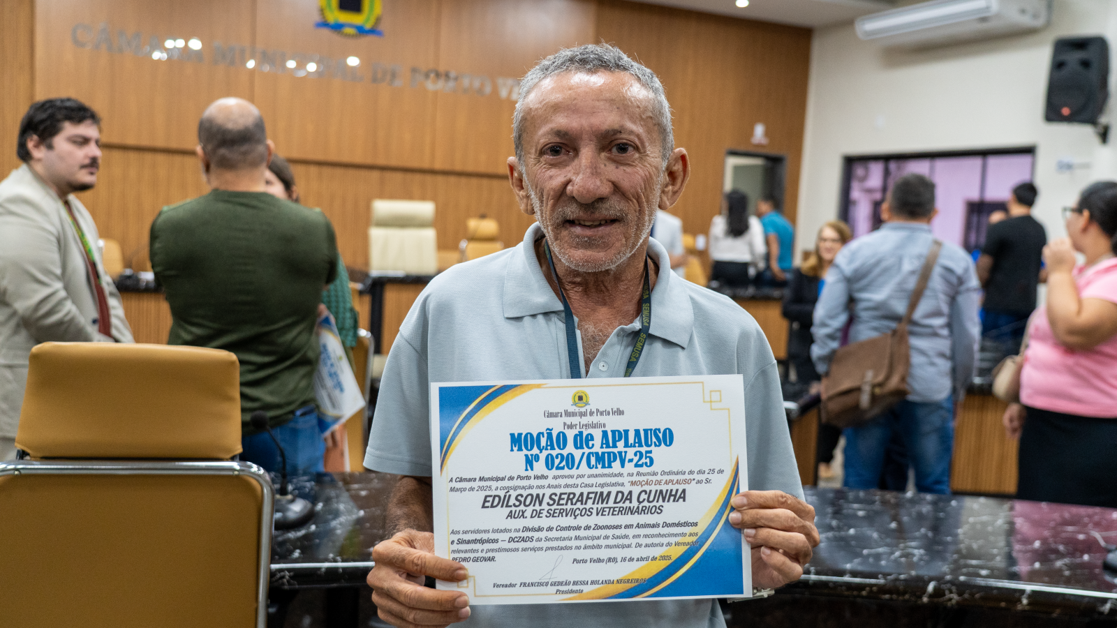 Edilson é auxiliar de serviços veterinário desde maio de 1999