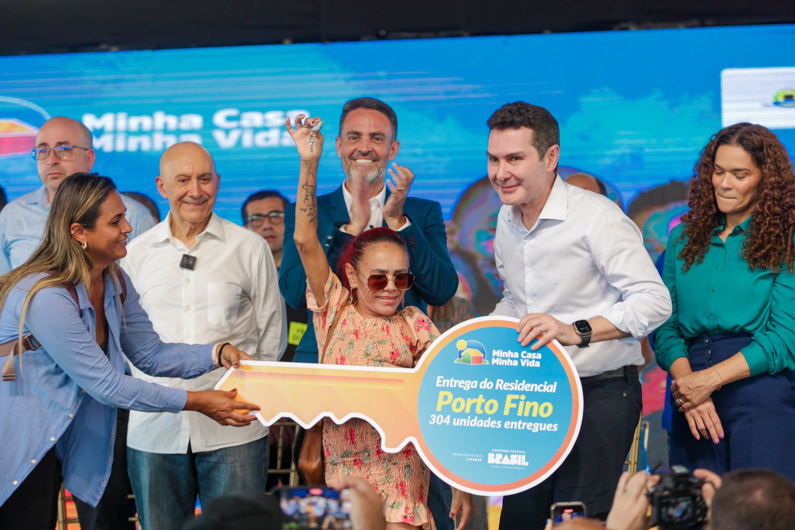 Os beneficários moravam em áreas de risco e agora terão moradia digna