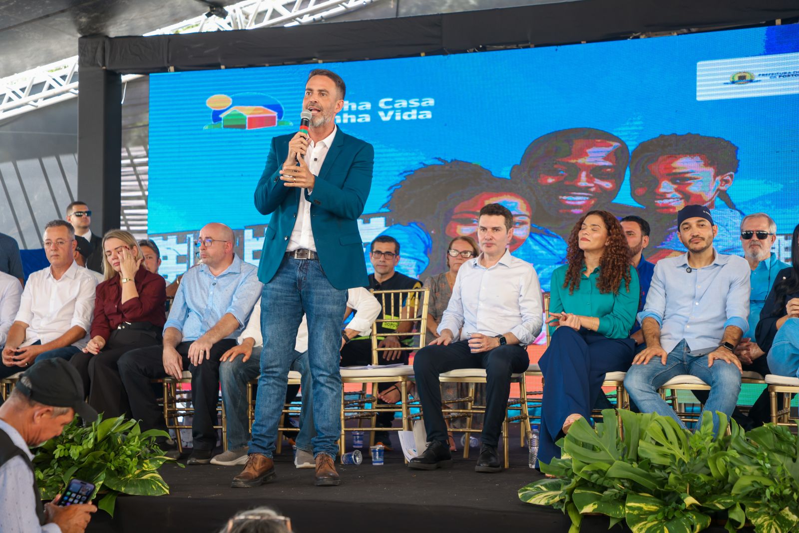 Léo Moraes aproveitou a presença do ministro e entregou outros projetos para o desenvolvimento da capital