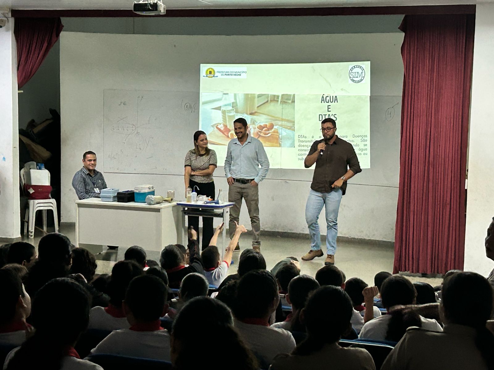 Projeto levou palestras adaptadas ao público infantil