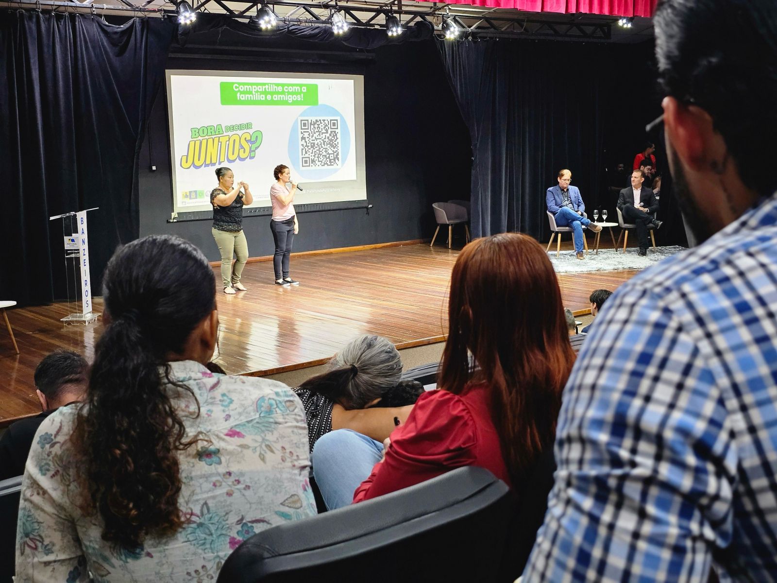 Moradores e líderes de bairros e distritos apresentaram sugestões e demandas de suas regiões