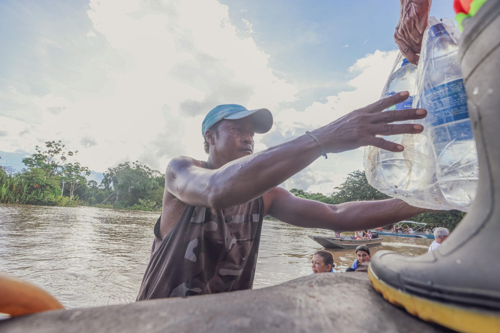 Operação “SOS Ribeirinhos” leva assistência humanitária a comunidades atingidas