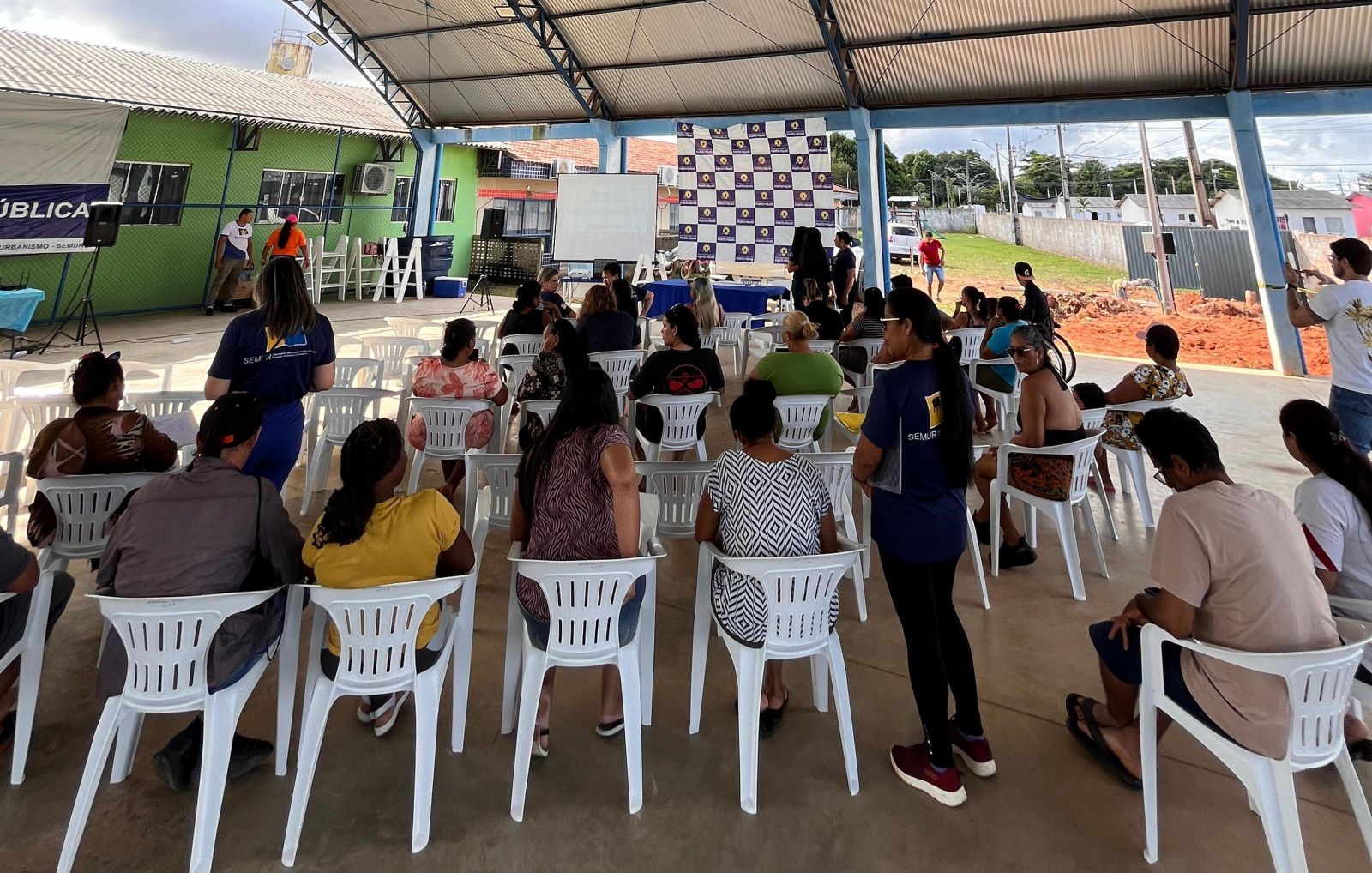 Um dos momentos mais significativos da reunião foi a escolha do nome da via principal