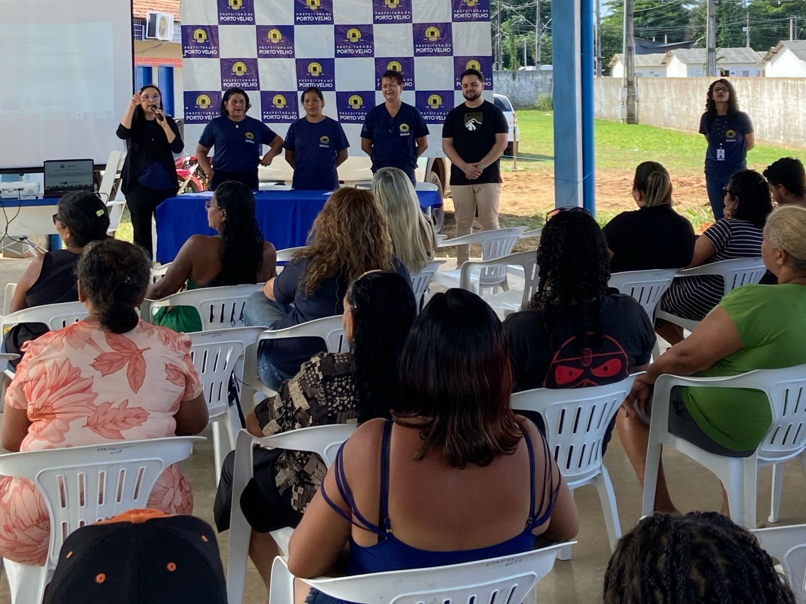 Encontro contou com a presença de moradores, líderes comunitários e representantes da Semur