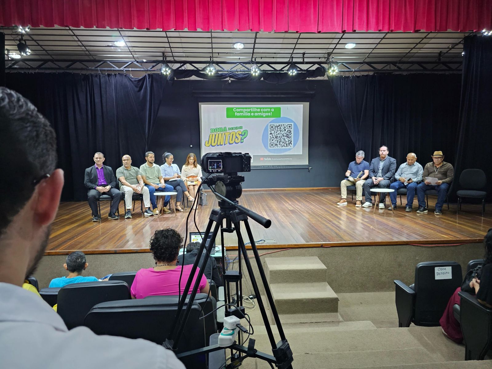Encontro aconteceu no Teatro Banzeiros com transmissão ao vivo pelo canal oficial da Prefeitura no Youtube