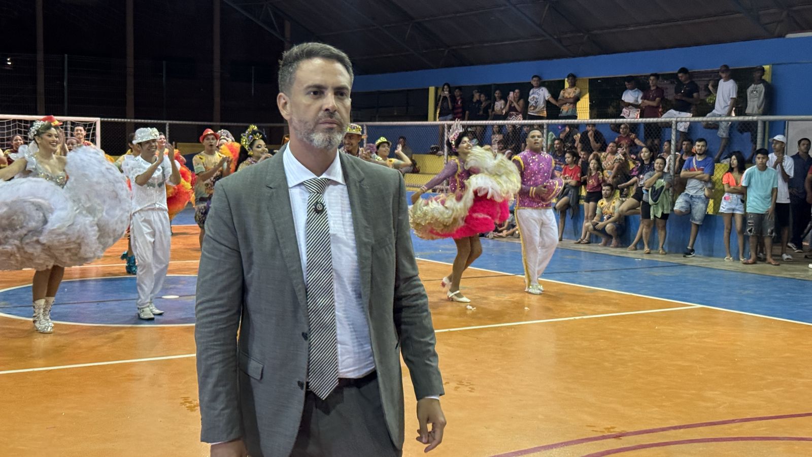 O prefeito Léo Moraes participou do ensaio da quadrilha 