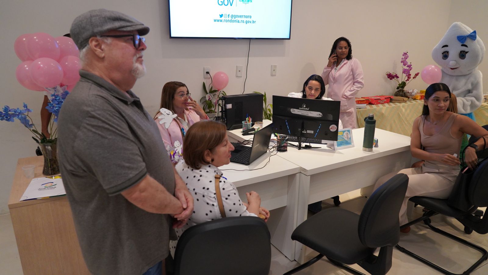 Campanhas e pontos de vacinação descentralizados têm sido fundamentais para alcançar todos os públicos