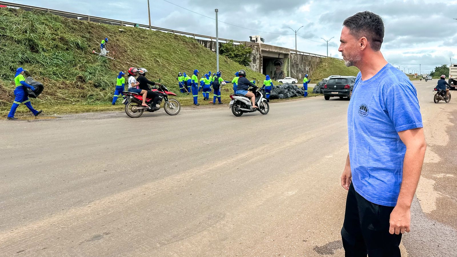 Prefeito esteve acompanhando a execução dos serviços