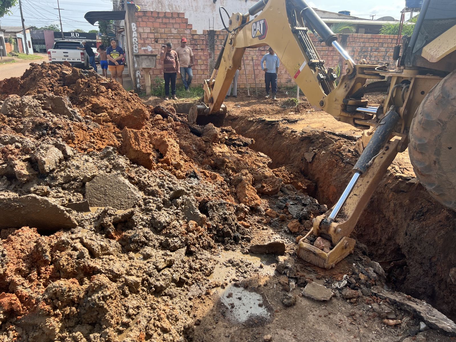 Ação visa restabelecer o escoamento adequado