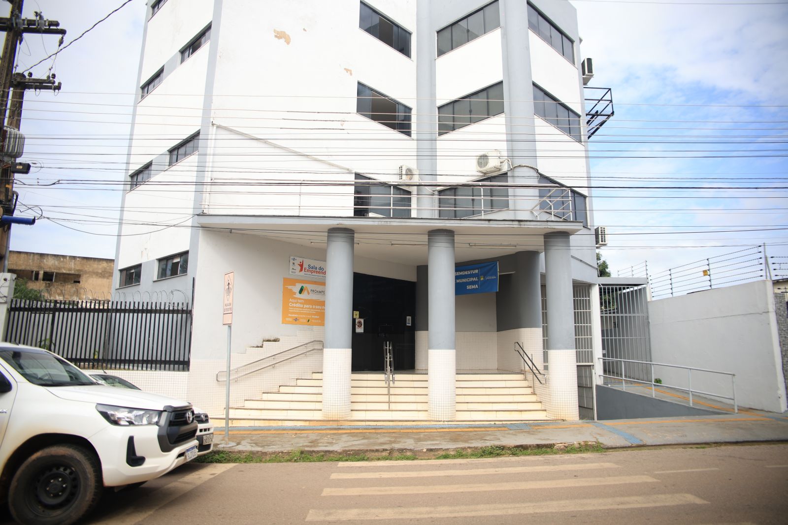 Atendimento presencial no prédio localizado na avenida General Osório, nº 81