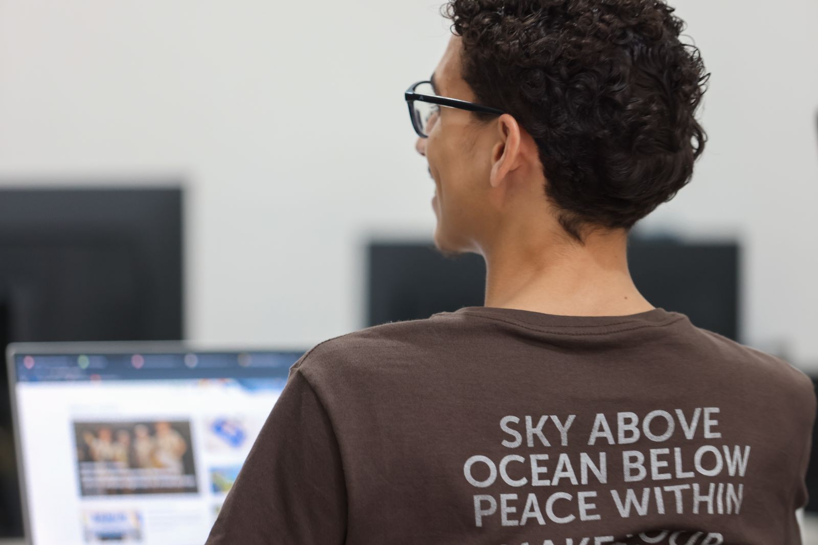 Jovens que aderirem ao programa terão direito a um contrato de um ano