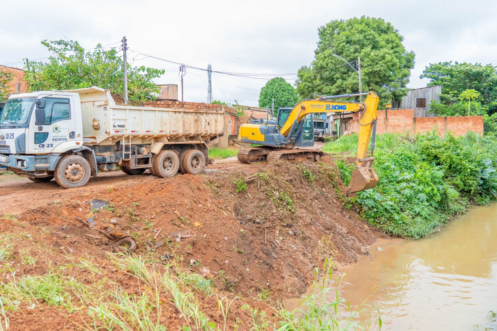 Semob já realizou a limpeza de 12 quilômetros de canais